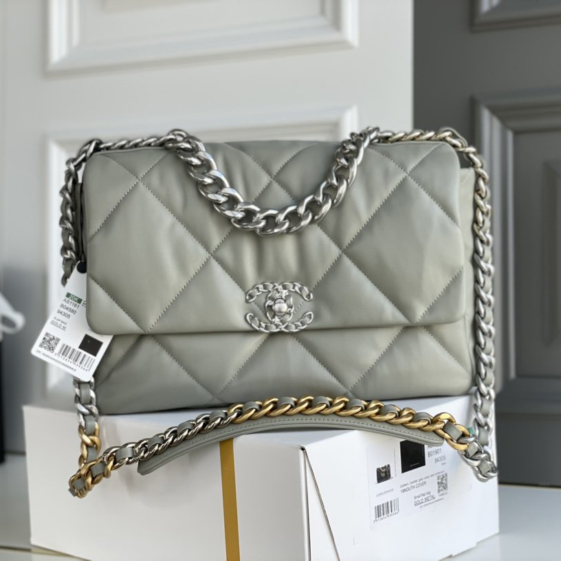 Chanel 19 Bags - Click Image to Close